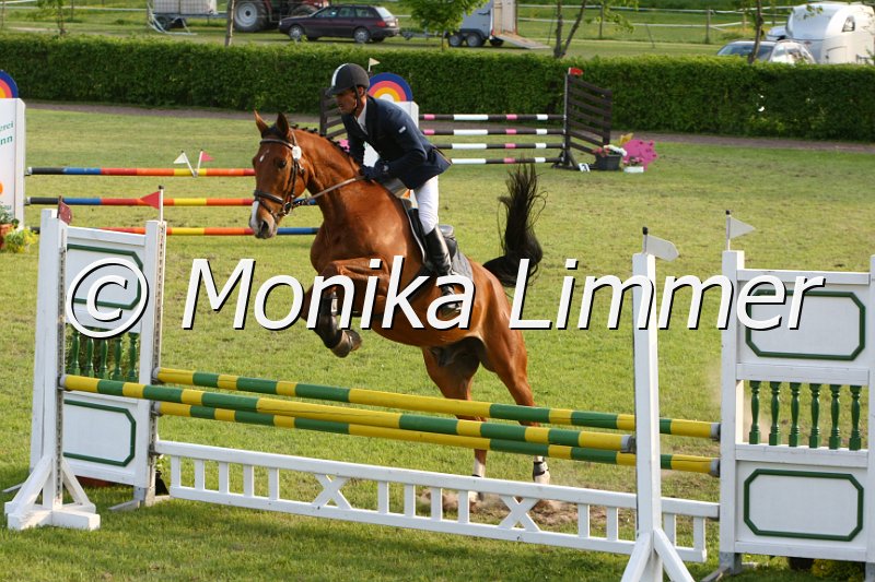 204M2064_Cover Boy_Stil Axx.JPG